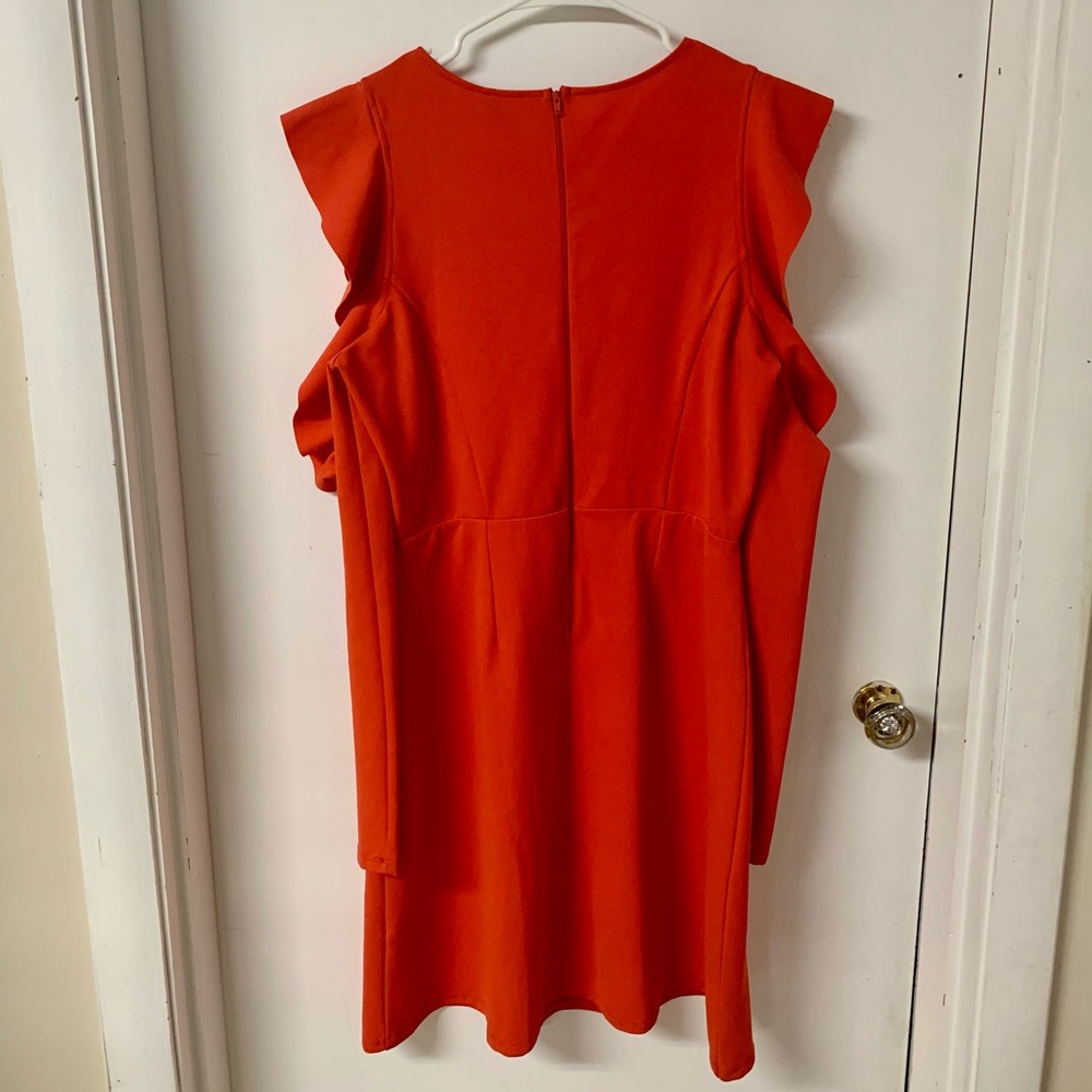 New 🌟 Vibrant ASOS Cold-Shoulder Ruffle Dress - Picture 3 of 4